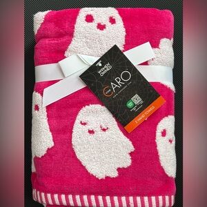 Halloween 👻 GHOST 2-pack Hand Towels Kitchen Bathroom Pink & White NWT Cotton